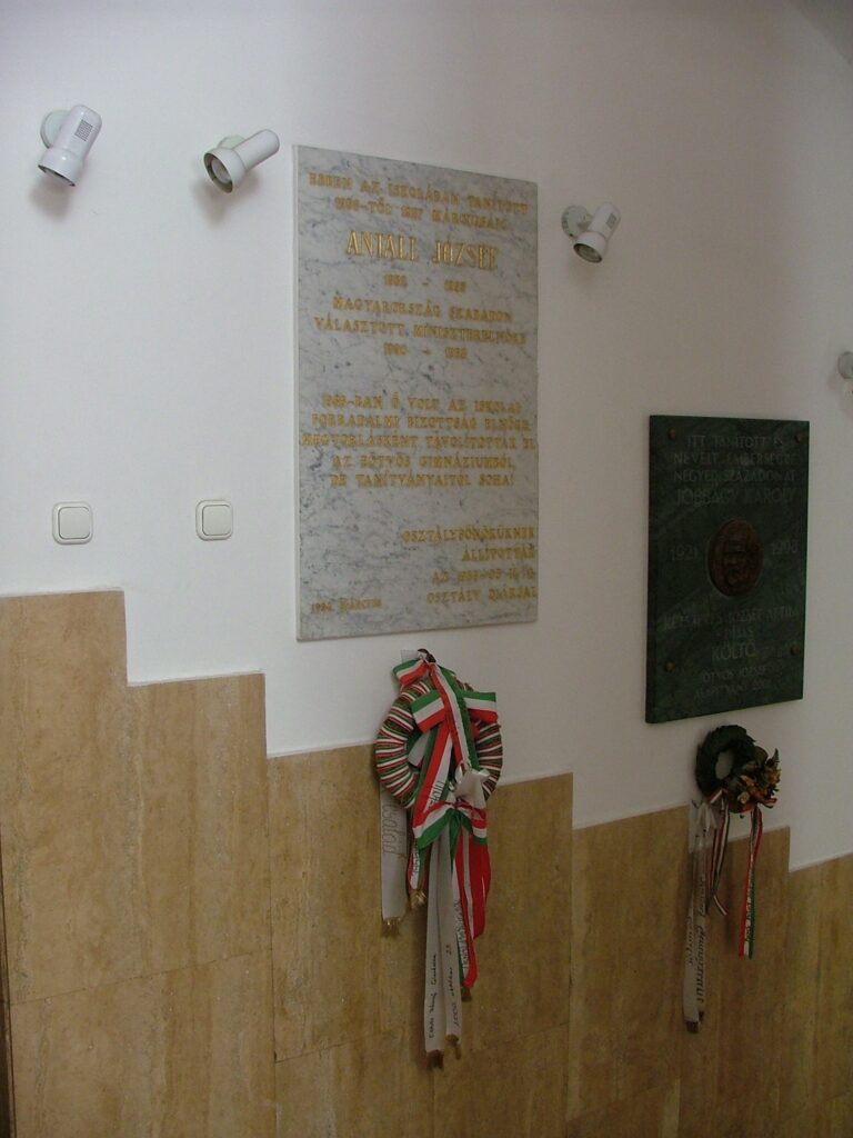 Gedenktafel f&uuml;r J&oacute;zsef Antall (&copy; Bundesstiftung Aufarbeitung, fotografiert von R&oacute;bert Guly&aacute;s)