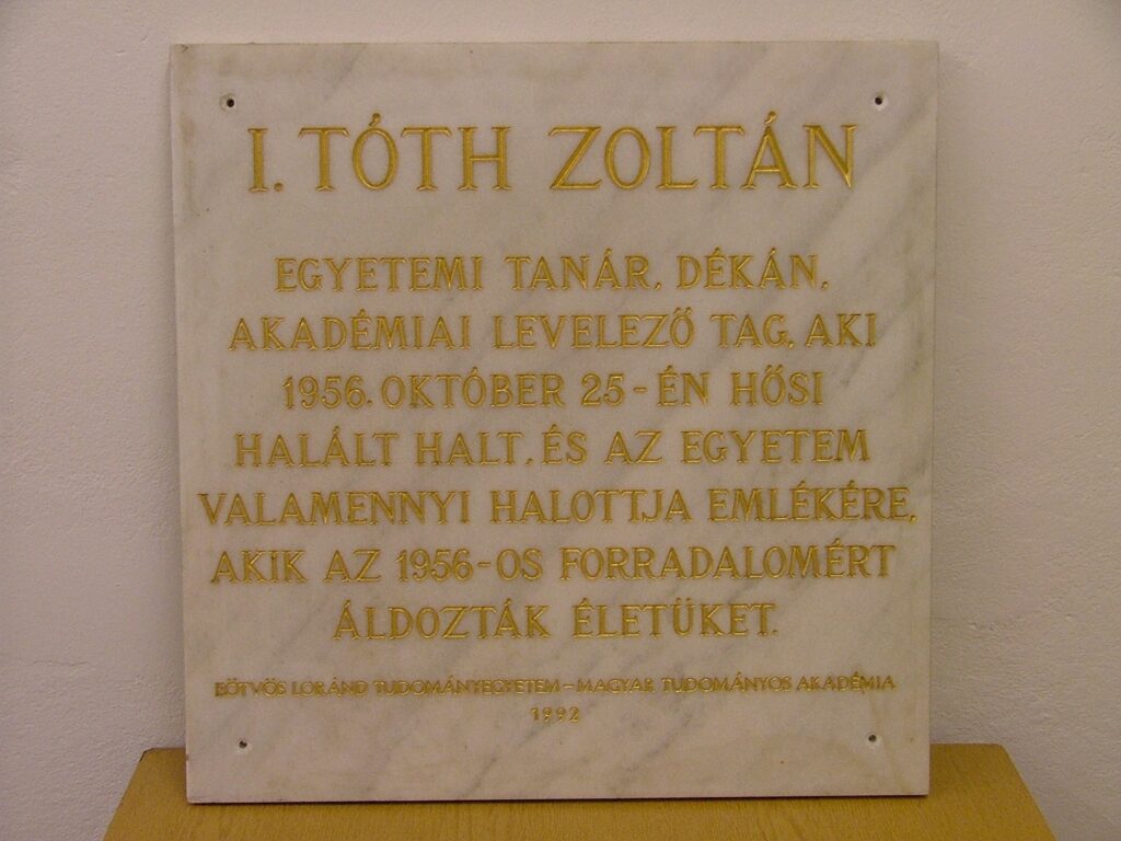 Gedenktafel f&uuml;r Zolt&aacute;n T&oacute;th (&copy; Bundesstiftung Aufarbeitung, fotografiert von R&oacute;bert Guly&aacute;s)