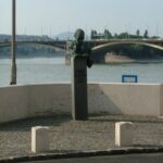 Denkmal für István Bibó (© Bundesstiftung Aufarbeitung, fotografiert von Róbert Gulyás) Denkmal für István Bibó (© Bundesstiftung Aufarbeitung, fotografiert von Róbert Gulyás)