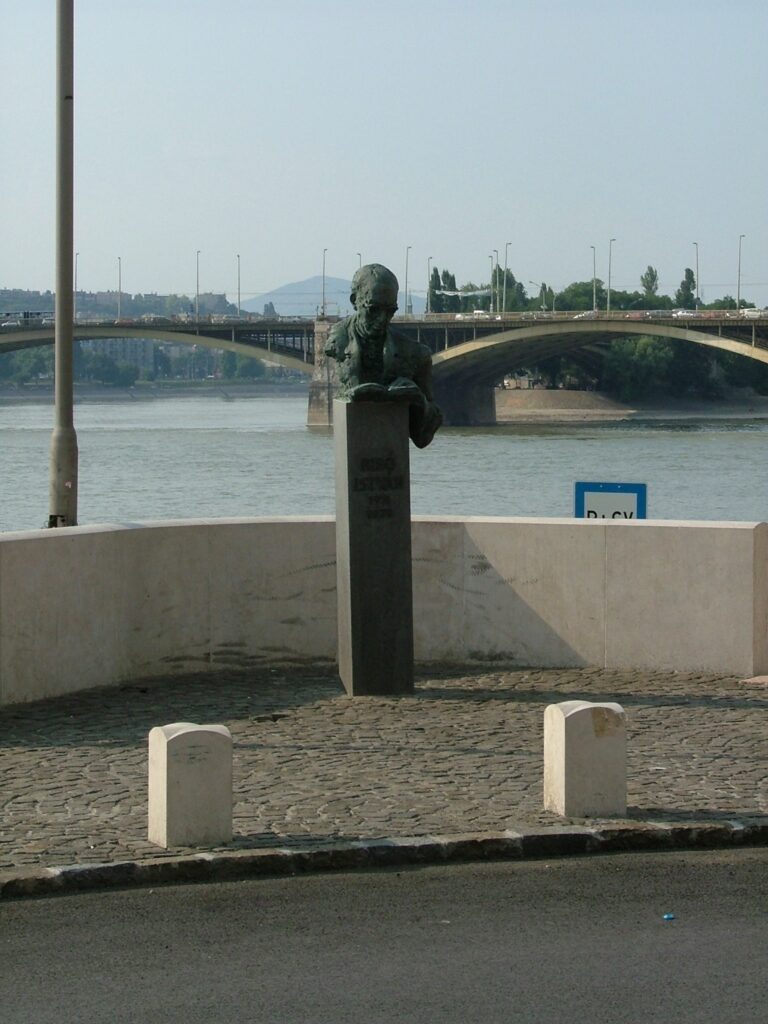 Denkmal f&uuml;r Istv&aacute;n Bib&oacute; (&copy; Bundesstiftung Aufarbeitung, fotografiert von R&oacute;bert Guly&aacute;s)