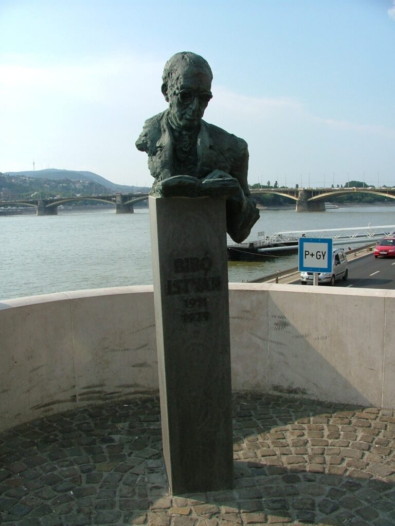 Denkmal f&uuml;r Istv&aacute;n Bib&oacute; (&copy; Bundesstiftung Aufarbeitung, fotografiert von R&oacute;bert Guly&aacute;s)