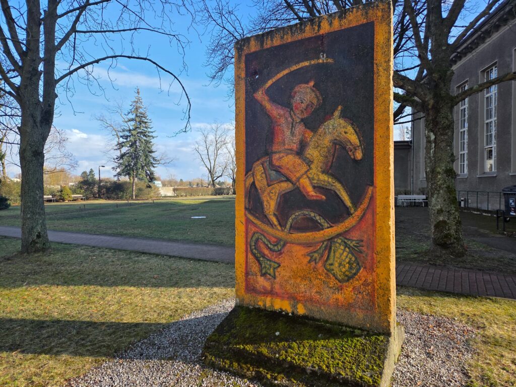Segment der Berliner Mauer auf dem Gel&auml;nde des Museums Berlin-Karlshorst (&copy; Bundesstiftung Aufarbeitung, fotografiert von Lena Ens)