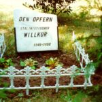 Gedenktafel f&uuml;r die Opfer stalinistischer Willk&uuml;r in Krumbeck (&copy; Bundesstiftung Aufarbeitung, fotografiert von Heinz Martini, VOS Berlin-Brandenburg)