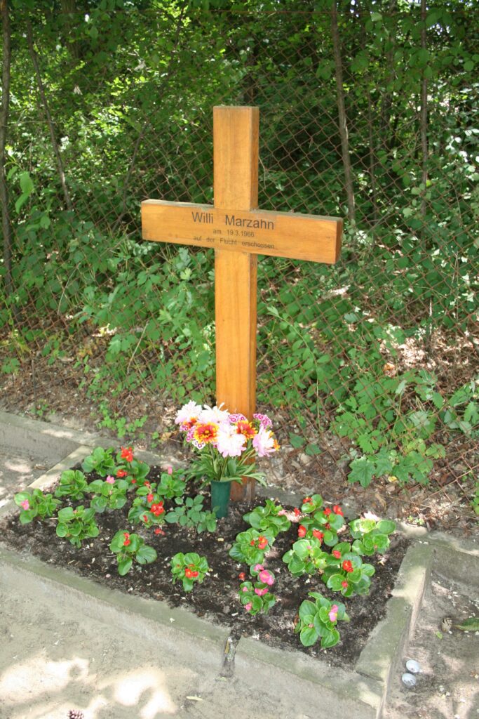 Gedenkkreuz f&uuml;r Willi Marzahn (&copy; Bundesstiftung Aufarbeitung, fotografiert von Ruth Gleinig)