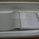 Gedenktafel f&uuml;r die Opfer der Diktaturen des 20. Jahrhunderts (&copy; Bundesstiftung Aufarbeitung, fotografiert von Oliver Boyn)