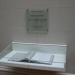 Gedenktafel f&uuml;r die Opfer der Diktaturen des 20. Jahrhunderts (&copy; Bundesstiftung Aufarbeitung, fotografiert von Oliver Boyn)