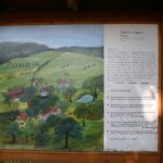 Informationstafel zur Geschichte des geschleiften Dorfes Leitenhausen (© Bundesstiftung Aufarbeitung, fotografiert von Oliver Boyn) Informationstafel zur Geschichte des geschleiften Dorfes Leitenhausen (© Bundesstiftung Aufarbeitung, fotografiert von Oliver Boyn)