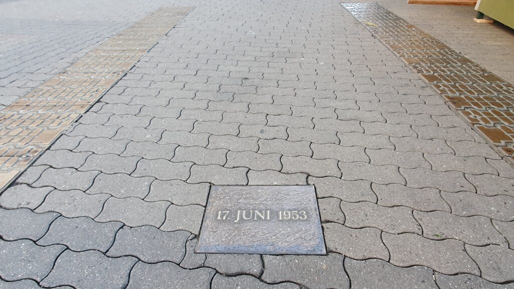 Denkmal zum Volksaufstand vom 17. Juni 1953 (&copy; Bundesstiftung Aufarbeitung, fotografiert von Lena Ens)