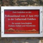 Neue Gedenktafel zur Erinnerung an den 17. Juni 1953 (© Bundesstiftung Aufarbeitung, fotografiert von Robert Grünbaum) Neue Gedenktafel zur Erinnerung an den 17. Juni 1953 (© Bundesstiftung Aufarbeitung, fotografiert von Robert Grünbaum)