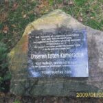 Gedenkstein mit der Inschrift "Unseren toten Kameraden" (&copy; Horst Vau, Neubrandenburg, fotografiert von Horst Vau)