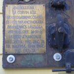 Detailansicht der Gedenktafel für László Iván Kovács (© Bundesstiftung Aufarbeitung, fotografiert von Rebekka Denz) Detailansicht der Gedenktafel für László Iván Kovács (© Bundesstiftung Aufarbeitung, fotografiert von Rebekka Denz)